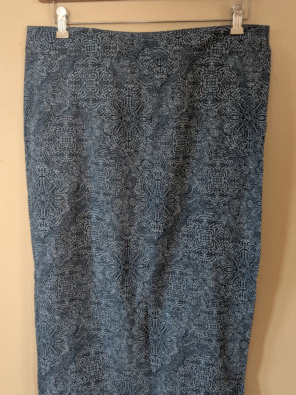 Ripskirt Hawaii Blue and White Patterned Pencil Skirt